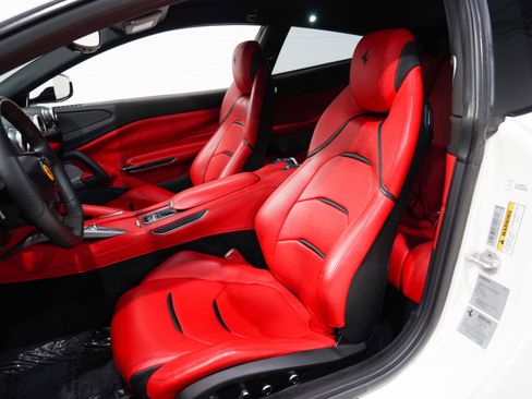Used 2018 Ferrari GTC4Lusso T RWD image 9