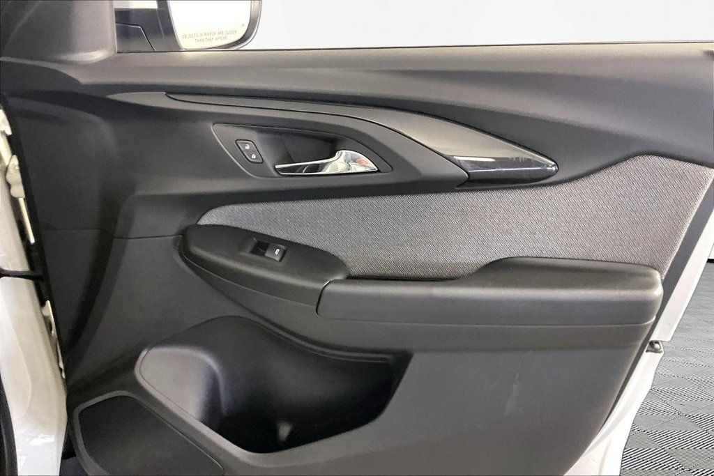 Used 2023 Chevrolet TrailBlazer LT w/ Convenience Package FWD image 24