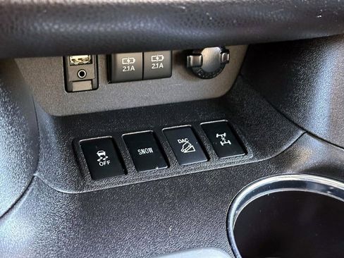 Used 2018 Toyota Highlander XLE image 31