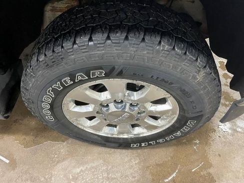 Used 2015 GMC Sierra 2500 SLE image 4