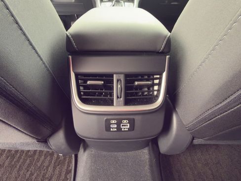 Certified 2025 Subaru Outback Premium image 15