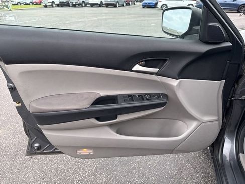 Used 2011 Honda Accord LX image 27