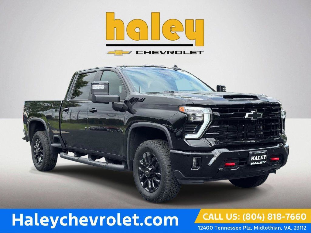 Used 2025 Chevrolet Silverado 2500 LT w/ Trail Boss Package AWD/4WD image 1