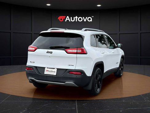 Used 2018 Jeep Cherokee Limited AWD/4WD image 5
