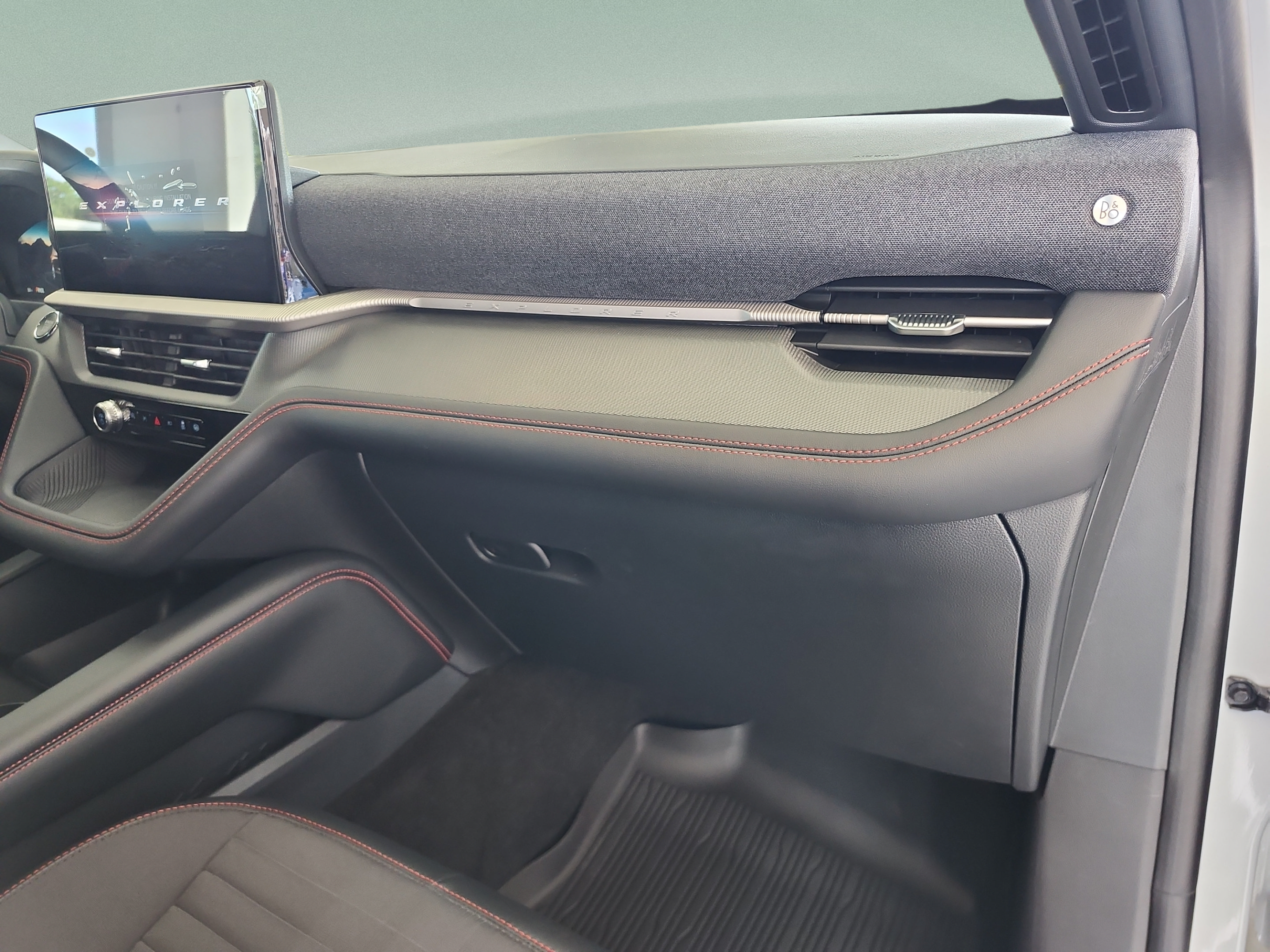 New 2027 Ford Explorer ST-Line RWD image 18