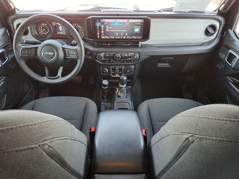 Used 2024 Jeep Wrangler Unlimited Sport AWD/4WD image 10