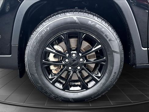 Used 2023 Jeep Cherokee Altitude Lux image 8