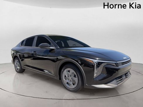 New 2026 Kia K4 FWD image 2