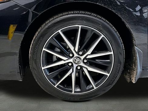 Used 2023 Toyota Camry SE w/ Cold Weather Package image 28