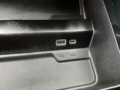 Used 2025 Chevrolet Tahoe High Country image 25