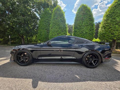 Used 2019 Ford Mustang GT Premium w/ GT Performance Package RWD image 2