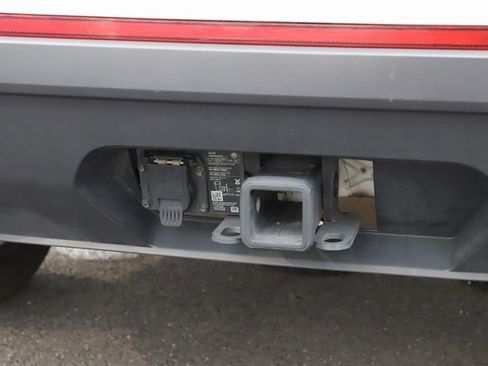 Used 2025 Volkswagen Atlas Cross Sport SE image 8