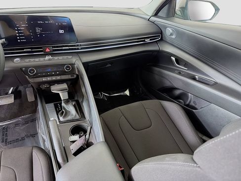 Used 2024 Hyundai Elantra SEL FWD image 27