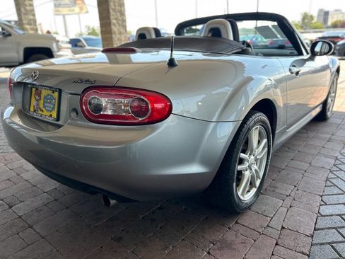 Used 2010 MAZDA MX-5 Miata Sport w/ Convenience Pkg image 13
