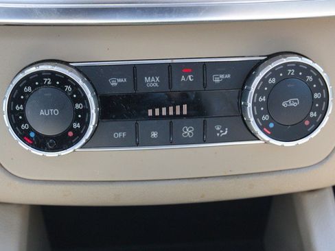 Used 2015 Mercedes-Benz GL 450 4MATIC image 28