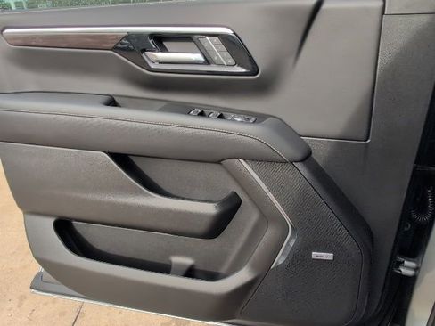 New 2026 Chevrolet Tahoe Premier w/ Sun And Tow Package AWD/4WD image 17