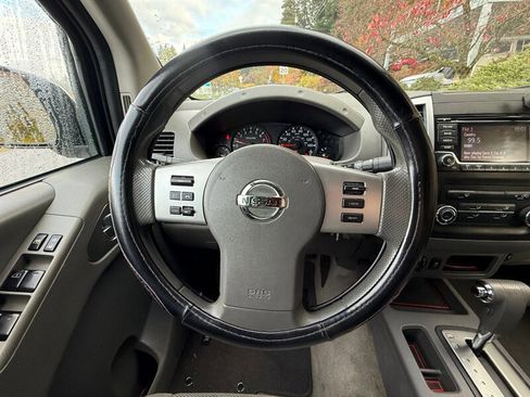 Used 2018 Nissan Frontier SV image 20