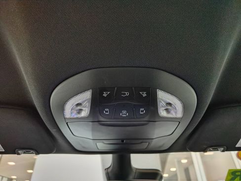 Used 2025 Chrysler Pacifica Select FWD image 29