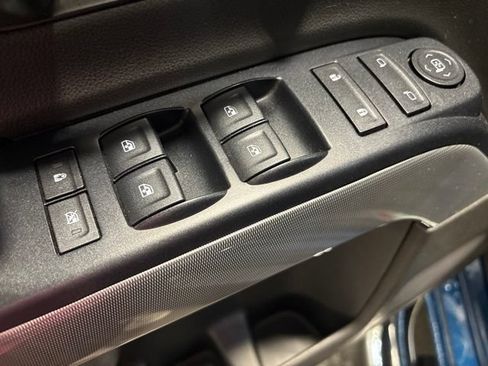 Used 2018 Chevrolet Silverado 1500 LT w/ All Star Edition AWD/4WD image 9