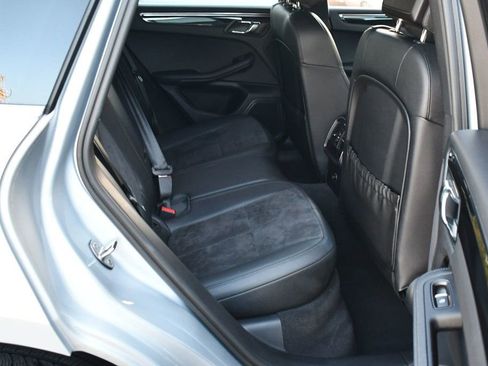 Used 2016 Porsche Macan S image 18