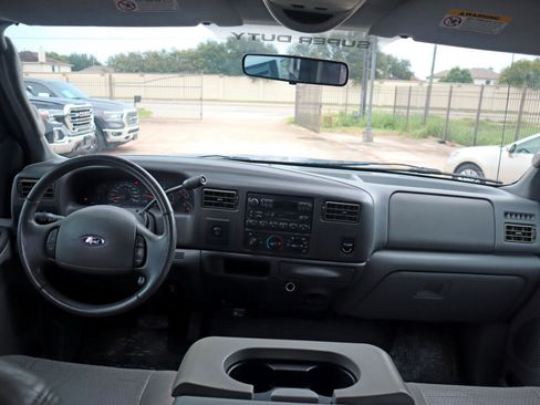 Used 2003 Ford F250 XL image 16