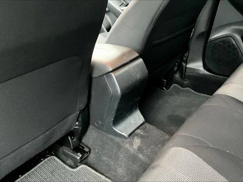 Used 2022 Subaru Crosstrek 2.0i AWD/4WD image 10