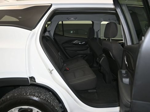 Used 2024 GMC Terrain SLE AWD/4WD image 24