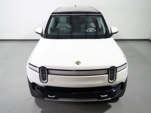 Used 2024 Rivian R1S AWD Adventure image 12