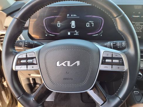 Used 2025 Kia Telluride S FWD image 23