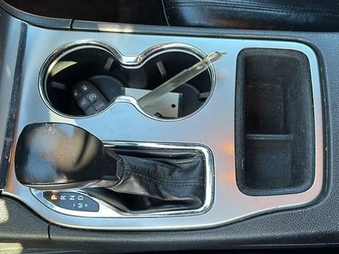 Used 2018 Jeep Grand Cherokee Altitude image 16