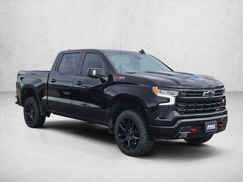 Used 2024 Chevrolet Silverado 1500 LT Trail Boss w/ LT Trail Boss Premium Package AWD/4WD image 3