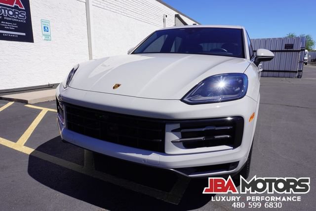 Used 2024 Porsche Cayenne AWD/4WD image 58