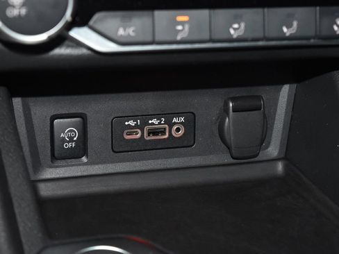 Used 2024 Nissan Sentra SV FWD image 13