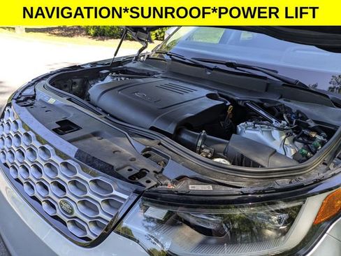 Used 2023 Land Rover Discovery S image 46