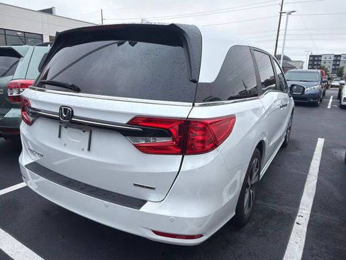 Used 2024 Honda Odyssey Touring image 3