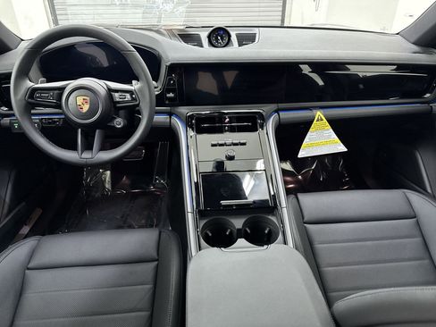 New 2025 Porsche Panamera 4 image 14