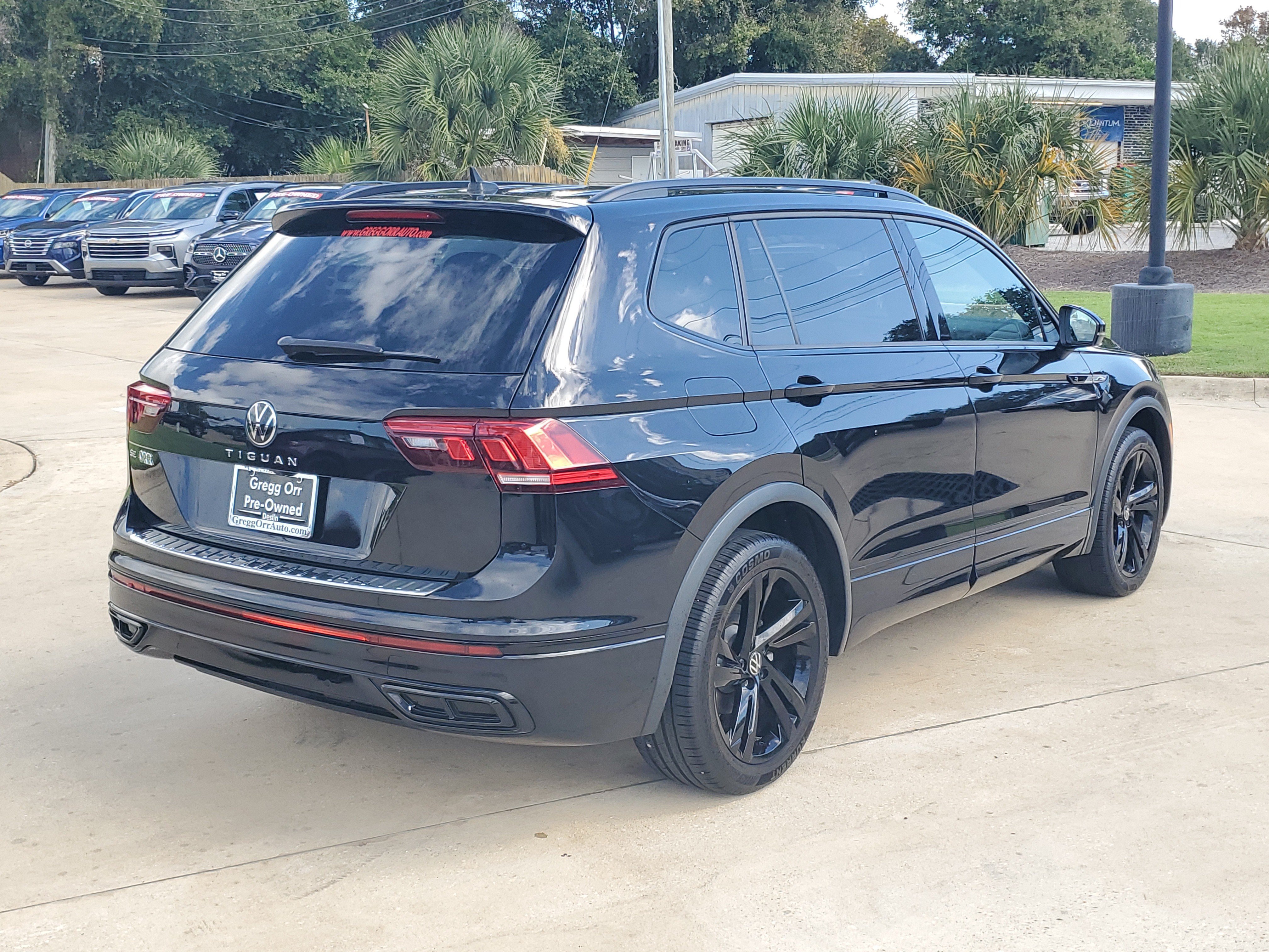 Used 2024 Volkswagen Tiguan SE R-Line FWD image 10