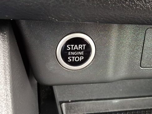 Used 2023 Nissan Rogue S image 22