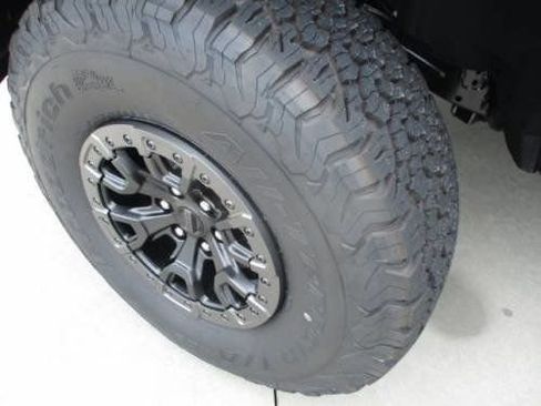 New 2025 Ford Bronco Raptor image 9