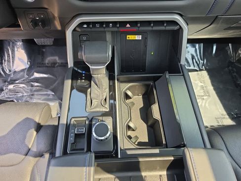Used 2023 Toyota Tundra Platinum AWD/4WD image 16