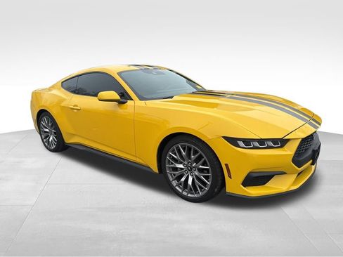 Used 2024 Ford Mustang Premium image 9