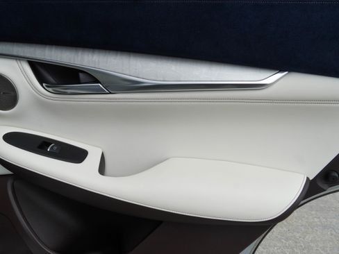 Used 2019 INFINITI QX50 Essential w/ Sensory Package image 31