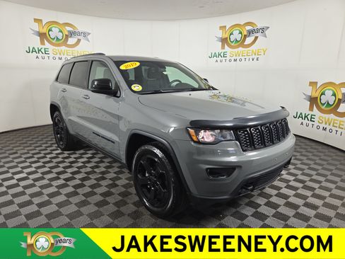 Used 2019 Jeep Grand Cherokee Laredo AWD/4WD image 1