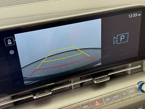 Used 2025 Hyundai Kona SEL image 14