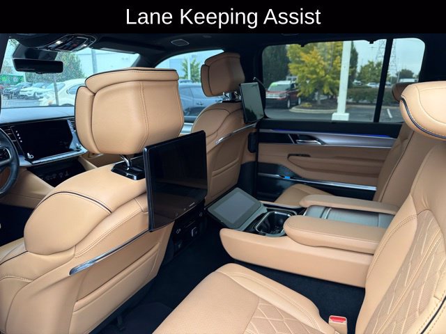 Used 2022 Jeep Grand Wagoneer Series III w/ Rear Seat Video Group 1 AWD/4WD image 11