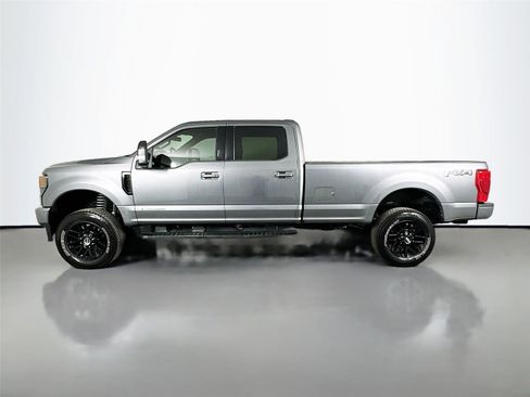 Used 2022 Ford F250 Lariat w/ Black Appearance Package image 8