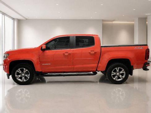 Used 2019 Chevrolet Colorado Z71 AWD/4WD image 2