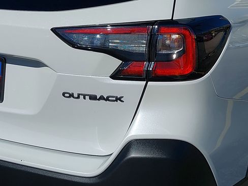 Used 2025 Subaru Outback Onyx Edition image 37