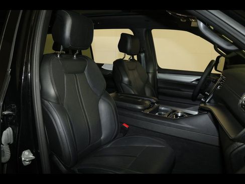 Used 2023 Jeep Wagoneer Series II image 18