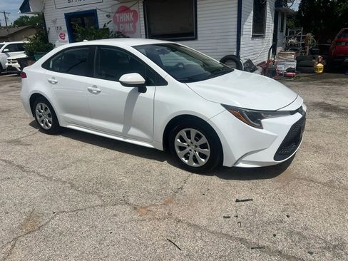 Used 2022 Toyota Corolla LE FWD image 4